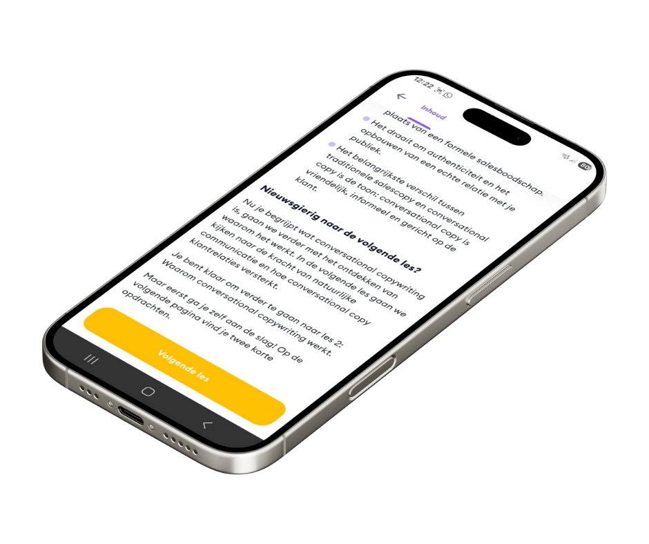 Telefoon in beeld met voorbeeld van een les uit de cursus conversational copywriting